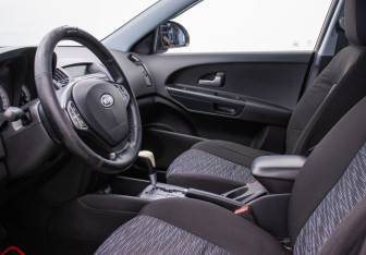 Подержанный автомобиль Kia Ceed Wagon 2008 года (10 фото)