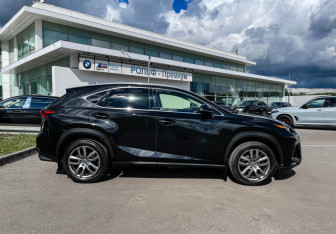 Подержанный автомобиль Lexus NX 2018 года (4 фото)