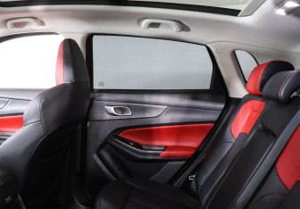 Подержанный автомобиль Changan UNI-S 2024 года (12 фото)