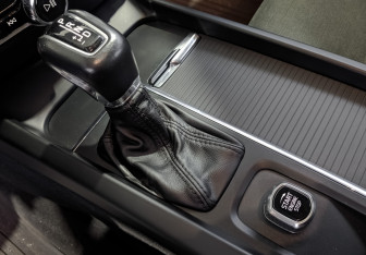 Подержанный автомобиль Volvo V60 2020 года (21 фото)