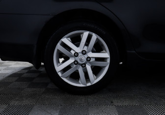 Подержанный автомобиль Toyota Camry Sedan 2008 года (15 фото)