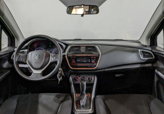 Подержанный автомобиль Suzuki SX4 Hatchback 2021 года (22 фото)