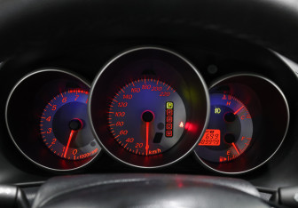 Подержанный автомобиль Mazda 3 Sedan 2008 года (13 фото)