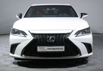 Подержанный автомобиль Lexus ES 2019 года (2 фото)