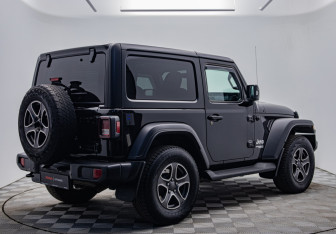 Подержанный автомобиль Jeep Wrangler 2018 года (5 фото)