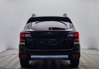Подержанный автомобиль Subaru Outback Wagon 2018 года (4 фото)