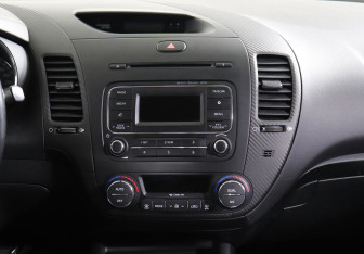 Подержанный автомобиль Kia Cerato Sedan 2014 года (9 фото)