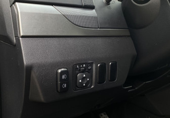 Подержанный автомобиль Mitsubishi Pajero 2013 года (19 фото)