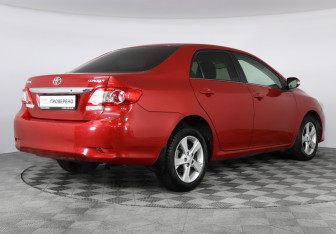 Подержанный автомобиль Toyota Corolla Sedan 2012 года (4 фото)