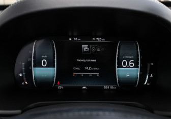 Подержанный автомобиль Kia K900 2019 года (14 фото)