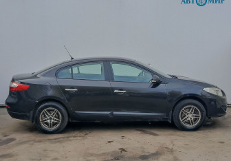 Подержанный автомобиль Renault Fluence 2012 года (4 фото)