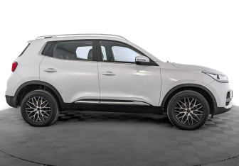 Подержанный автомобиль Chery Tiggo 4 2022 года (4 фото)