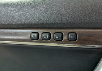 Подержанный автомобиль Toyota Land Cruiser Suv 2016 года (19 фото)