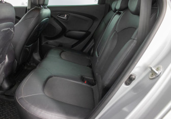 Подержанный автомобиль Hyundai ix35 2015 года (11 фото)