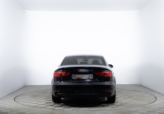 Подержанный автомобиль Audi A3 Sedan 2014 года (6 фото)