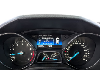 Подержанный автомобиль Ford Focus Wagon 2019 года (16 фото)