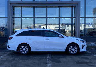 Подержанный автомобиль Kia Ceed Wagon 2019 года (4 фото)