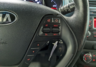 Подержанный автомобиль Kia Ceed Wagon 2013 года (27 фото)