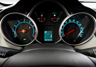 Подержанный автомобиль Chevrolet Cruze Hatchback 2015 года (13 фото)