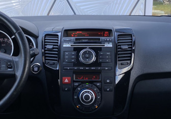 Подержанный автомобиль Kia Venga 2013 года (12 фото)
