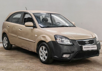 Подержанный автомобиль Kia Rio Hatchback 2009 года (3 фото)