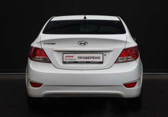 Подержанный автомобиль Hyundai Solaris Sedan 2011 года (6 фото)