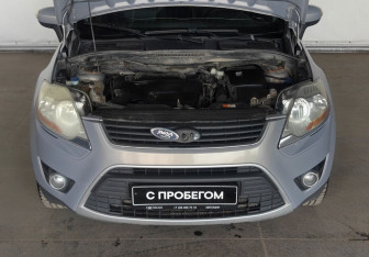 Подержанный автомобиль Ford Kuga 2011 года (16 фото)