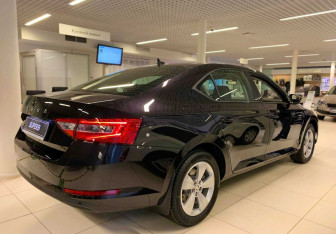 Новый Skoda Superb Liftback 2025 (4 фото)