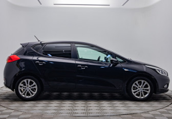 Подержанный автомобиль Kia Ceed Hatchback 2015 года (4 фото)