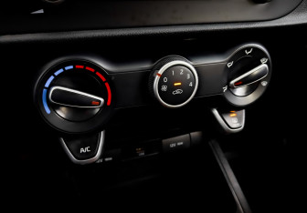 Подержанный автомобиль Kia Rio Hatchback 2021 года (26 фото)