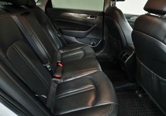 Подержанный автомобиль Hyundai Sonata 2018 года (13 фото)