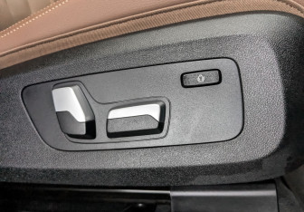 Подержанный автомобиль BMW X5 2020 года (25 фото)