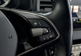 Подержанный автомобиль Skoda Karoq 2022 года (28 фото)