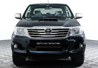 Подержанный автомобиль Toyota Hilux 2013 года (2 фото)
