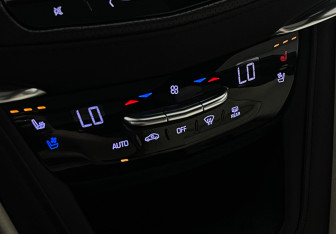 Подержанный автомобиль Cadillac XT5 2019 года (15 фото)