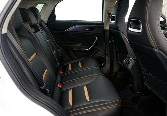 Подержанный автомобиль FAW Bestune T77 2022 года (21 фото)