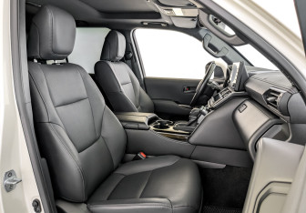 Подержанный автомобиль Toyota Land Cruiser Suv 2023 года (25 фото)