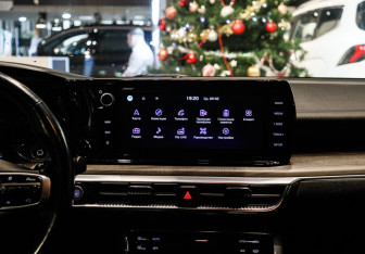 Подержанный автомобиль Kia K5 2020 года (10 фото)