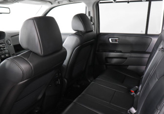 Подержанный автомобиль Honda Pilot 2014 года (12 фото)