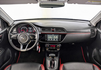 Подержанный автомобиль Kia Rio Sedan 2020 года (14 фото)