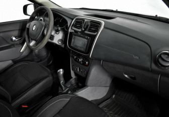 Подержанный автомобиль Renault Logan Sedan 2017 года (5 фото)