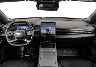 Подержанный автомобиль Geely Preface 2024 года (14 фото)