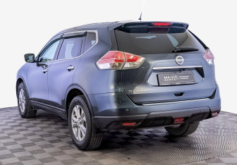 Подержанный автомобиль Nissan X-Trail 2016 года (7 фото)