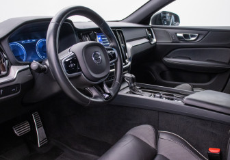 Подержанный автомобиль Volvo S60 2019 года (9 фото)