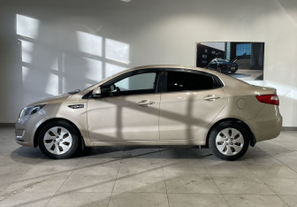 Подержанный автомобиль Kia Rio Sedan 2013 года (8 фото)