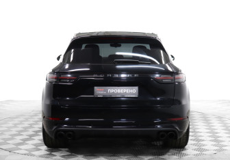 Подержанный автомобиль Porsche Cayenne 2021 года (6 фото)