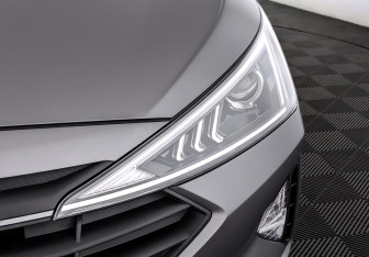 Подержанный автомобиль Hyundai Elantra Sedan 2020 года (7 фото)