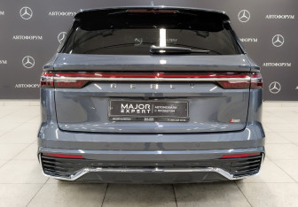 Подержанный автомобиль Geely Monjaro 2025 года (6 фото)