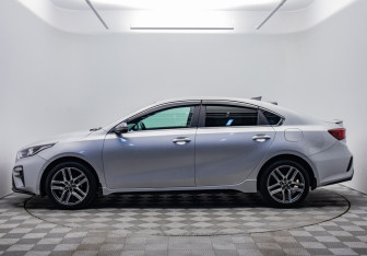 Подержанный автомобиль Kia Cerato Sedan 2020 года (2 фото)
