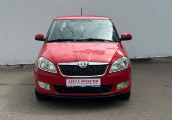 Подержанный автомобиль Skoda Fabia Hatchback 2013 года (2 фото)